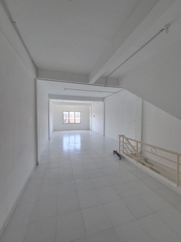 Disewakan Ruko Surabaya Pusat Nol Jalan Raya - Ruko Grand Flower - Jalan Pasar Kembang - Kel. Kupang Krajan - Kec.sawahan - Terdepan Hadap Nol Jalan Raya Komersial Area Cocok Buat Segala Usaha - Parki