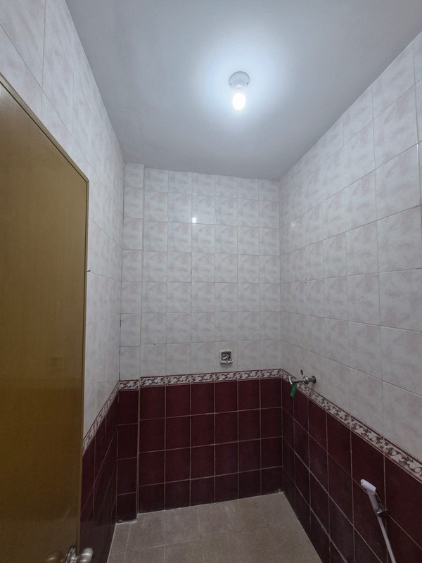 Disewakan Ruko Surabaya Pusat Nol Jalan Raya - Ruko Grand Flower - Jalan Pasar Kembang - Kel. Kupang Krajan - Kec.sawahan - Terdepan Hadap Nol Jalan Raya Komersial Area Cocok Buat Segala Usaha - Parki