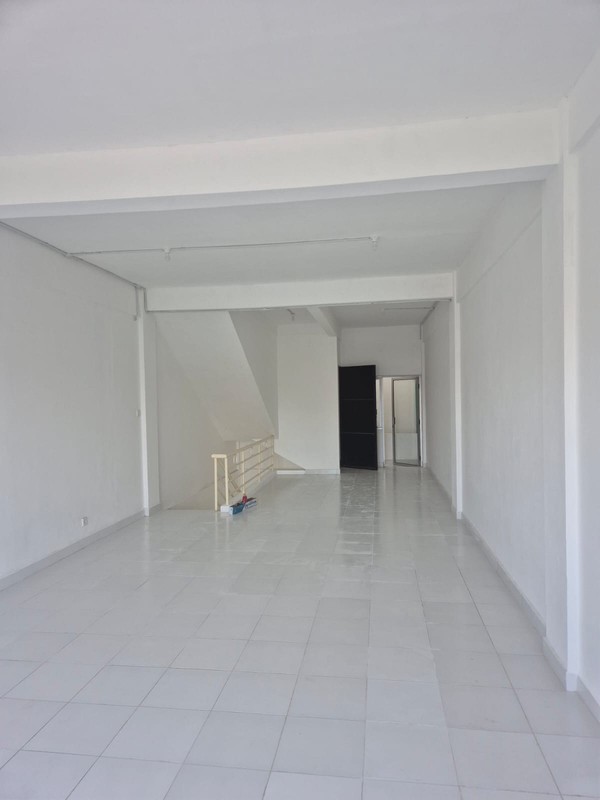 Disewakan Ruko Surabaya Pusat Nol Jalan Raya - Ruko Grand Flower - Jalan Pasar Kembang - Kel. Kupang Krajan - Kec.sawahan - Terdepan Hadap Nol Jalan Raya Komersial Area Cocok Buat Segala Usaha - Parki