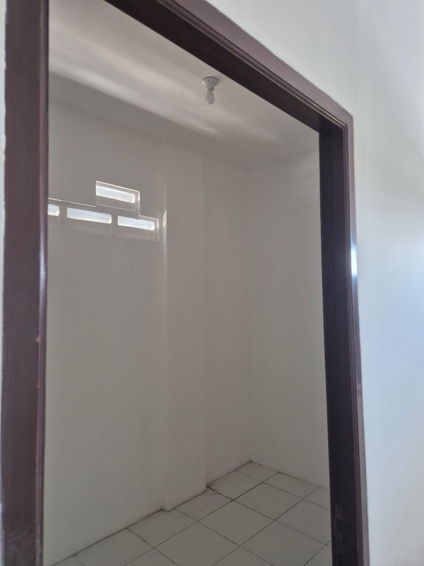 Disewakan Ruko Surabaya Pusat Nol Jalan Raya - Ruko Grand Flower - Jalan Pasar Kembang - Kel. Kupang Krajan - Kec.sawahan - Terdepan Hadap Nol Jalan Raya Komersial Area Cocok Buat Segala Usaha - Parki