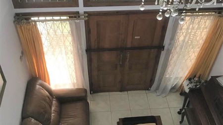 Rumah di Gading Serpong dengan KT 4+1 KM 3+1 SHM