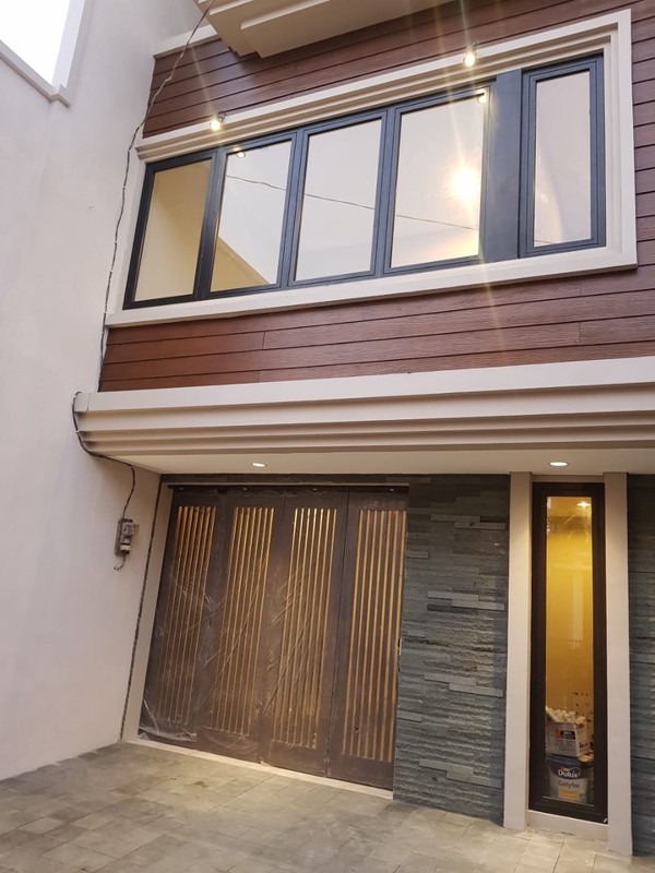 Dijual Rumah Galaxi Bumi Permai Surabaya - Baru, Desain Minimalis Modern