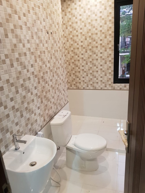 Dijual Rumah Galaxi Bumi Permai Surabaya - Baru, Desain Minimalis Modern