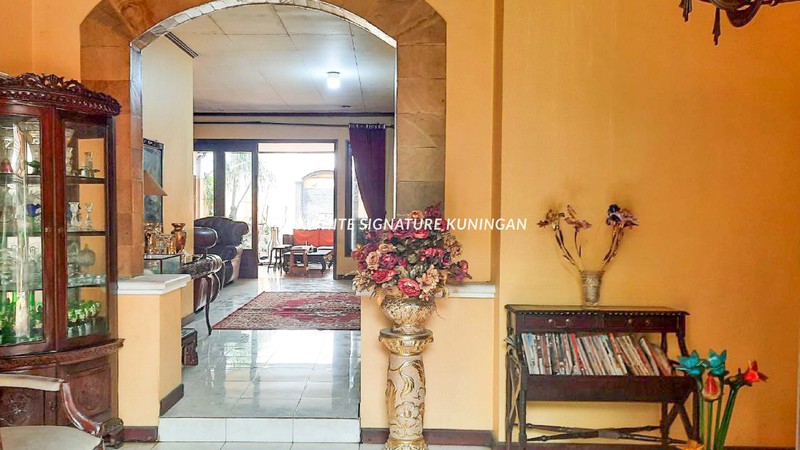 Rumah 2 Lantai Siap Huni Lokasi Strategis di Komplek Pondok Melati