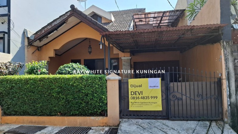 Rumah 2 Lantai Siap Huni Lokasi Strategis di Komplek Pondok Melati