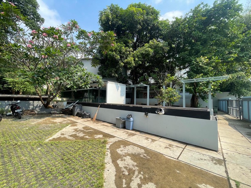 Dijual Gedung Lokasi Strategis Cocok Untuk Kantor Di Kemang, Jakarta Selatan