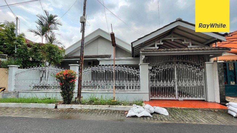 Disewakan Rumah Dijalan Pakis Tirtosari Surabaya