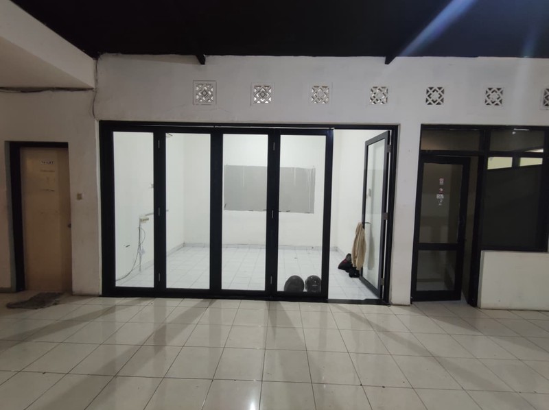 RUMAH DISEWA JALAN CIOMAS KEBAYORAN BARU JAKARTA SELATAN