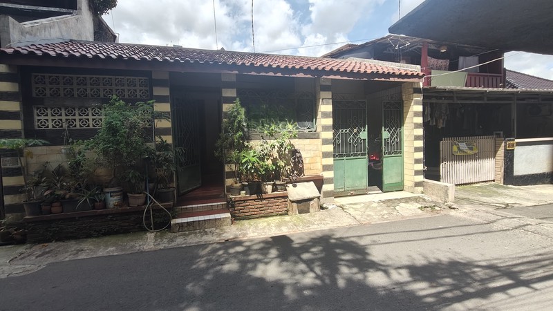 Rumah Strategis dan Langka di Menteng Pulo - Selangkah ke Mall Kota Kasablanka!