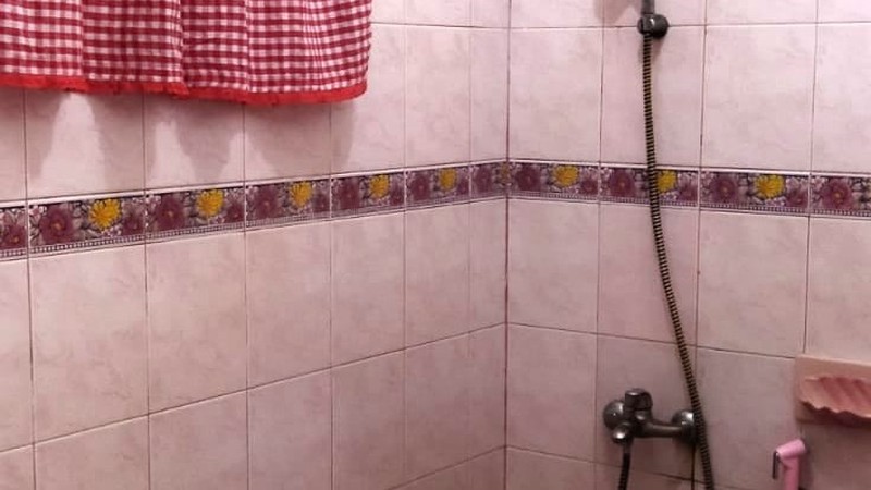 Rumah Pagar Hitam Di Tebet Timur Jakarta Selatan