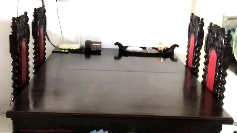 Rumah Pagar Hitam Di Tebet Timur Jakarta Selatan