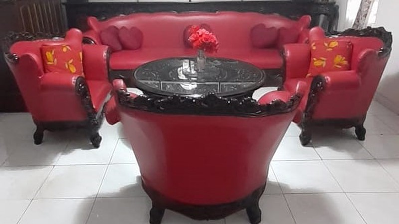 Rumah Pagar Hitam Di Tebet Timur Jakarta Selatan