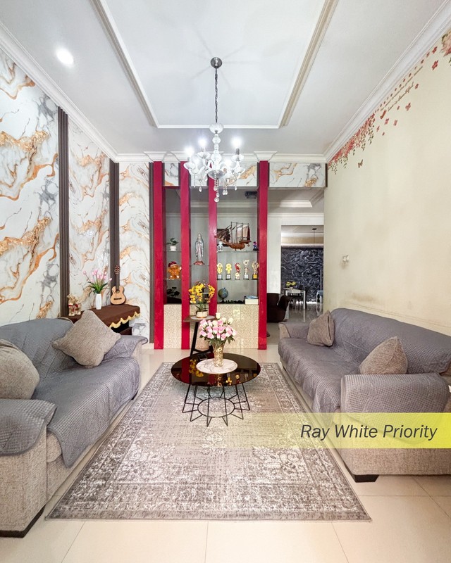  RUMAH MINIMALIS SIAP HUNI DI KOMPLEK BILLYMOON DUREN SAWIT, JAKARTA TIMUR