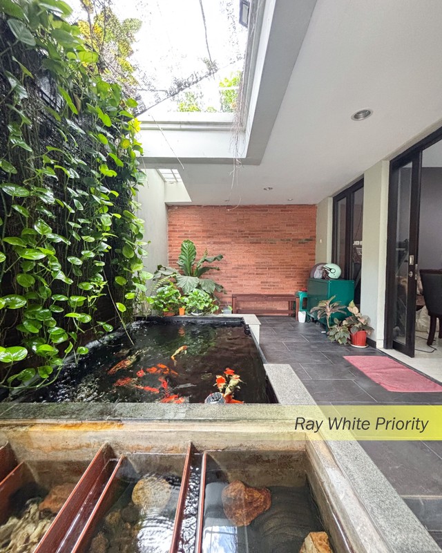 RUMAH MINIMALIS SIAP HUNI SEMI FURNISH DI BINTARA JAYA BEKASI BARAT, JAWA BARAT