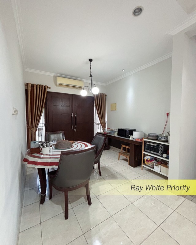 RUMAH MINIMALIS SIAP HUNI SEMI FURNISH DI BINTARA JAYA BEKASI BARAT, JAWA BARAT