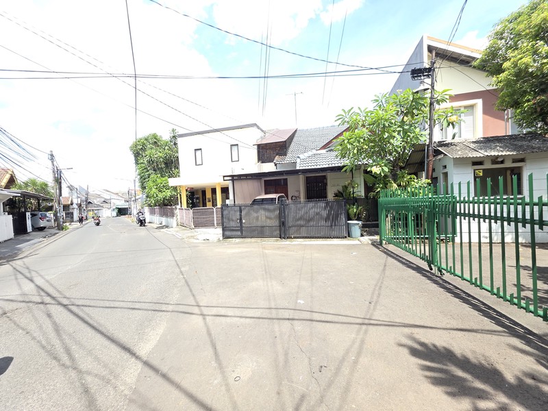 Rumah Bagus Siap Huni di Jl Kenari, Bintaro Sektor 2, Tangerang Selatan