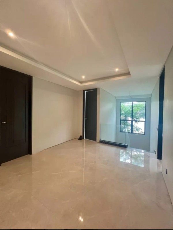 Dijual Rumah Baru hook Modern Mewah 2 Lantai Grand Eastwood Citraland Surabaya Barat