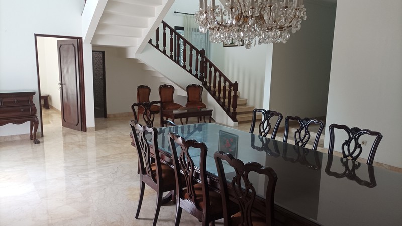 Rumah asri di area Kuningan, Setiabudi, Jakarta selatan