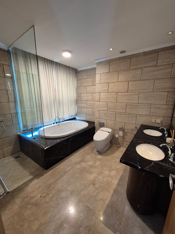 Dijual harga dan view yang bagus Apartemen Kempinski Residence 3BR Jakarta Pusat