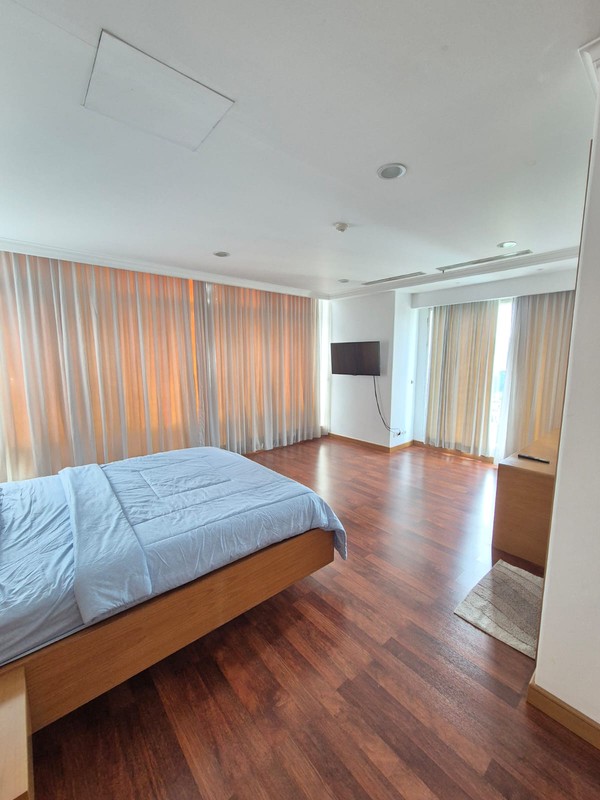 Dijual harga dan view yang bagus Apartemen Kempinski Residence 3BR Jakarta Pusat