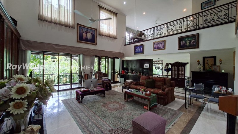 Rare Listing di Jalan Benda Atas Kemang area ! Rumah Luxury 1.026m2 dengan Kolam Renang & 7 Kamar Tidur