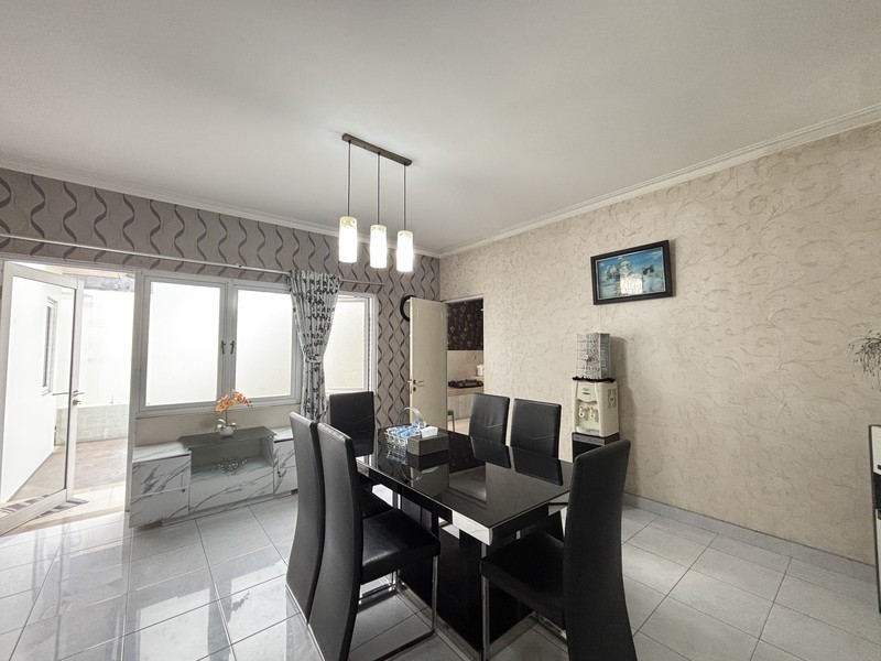 BEST DEAL! Rumah Rapi 2 Lantai Furnished di Boulevard Kota Wisata 