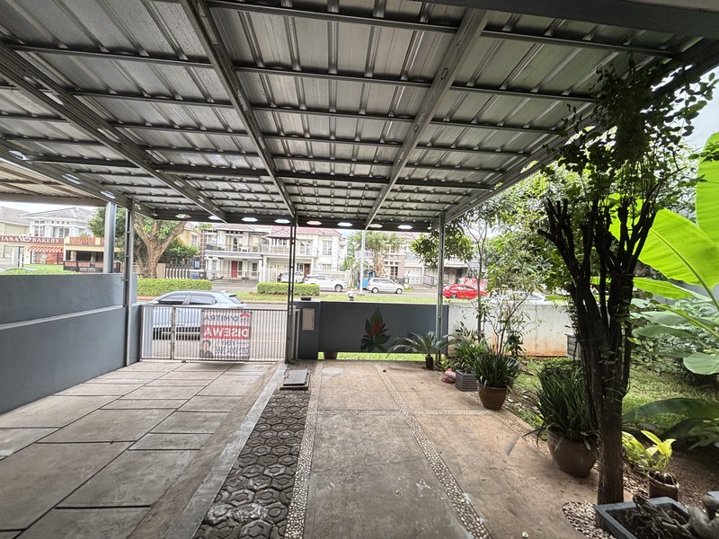 BEST DEAL! Rumah Rapi 2 Lantai Furnished di Boulevard Kota Wisata 