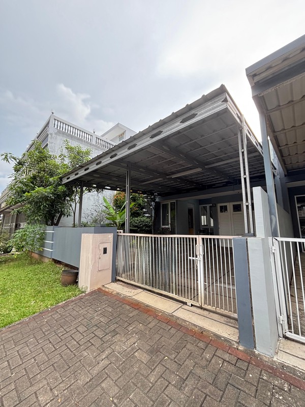 BEST DEAL! Rumah Rapi 2 Lantai Furnished di Boulevard Kota Wisata 