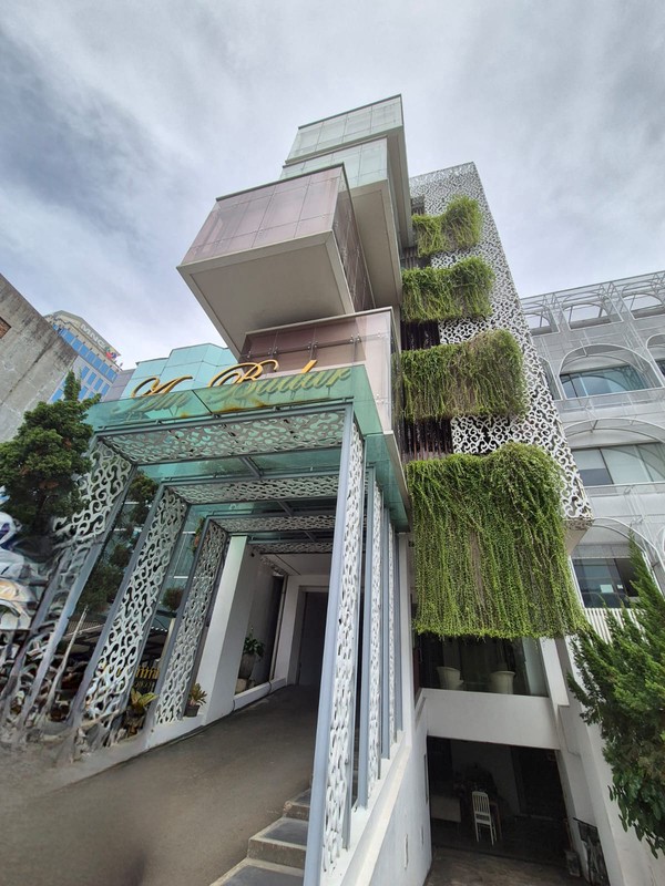 Gedung Kantor 4.5 Lantai 2200m dengan Rooftop & Basement