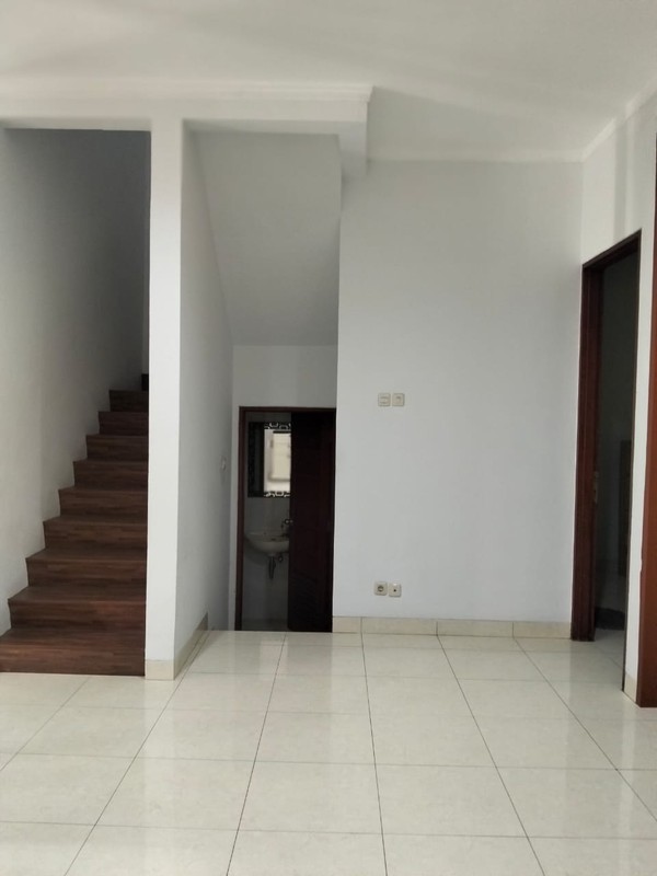 Rumah Siap Huni dengan Hunian Nyaman dan Asri @Bintaro Sektor 9