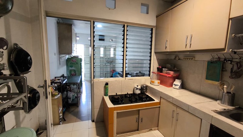 TERBAIK...Rumah 2 Lantai Dijual - Dekat RS Mitra & Bandara Juanda - Perumahan Delta Sari Baru - Hanya 2,375M