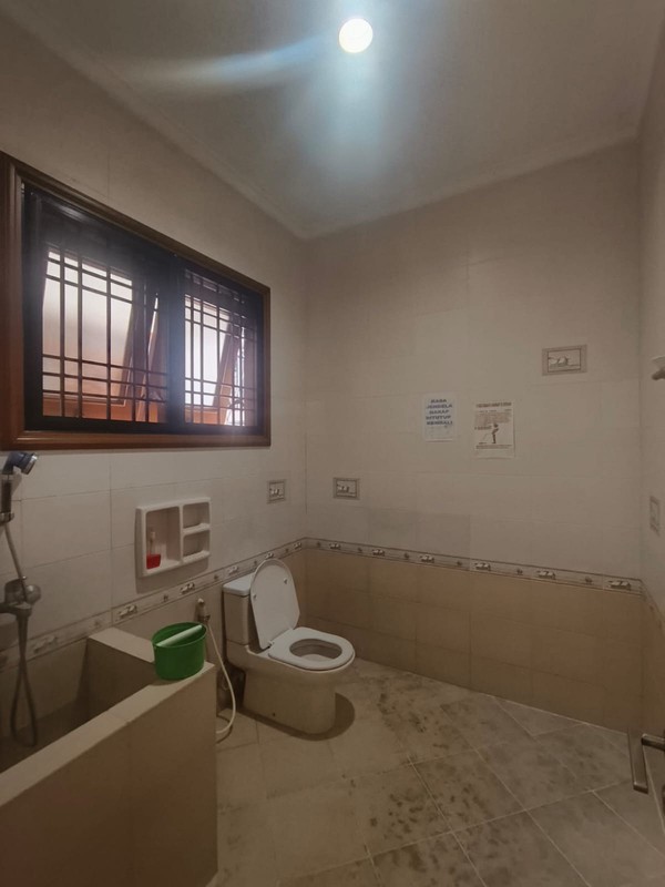 Dijual 250 m2 Rumah Regency 21 blok H - Surabaya Timur - Dekat Araya 1 Galaxy Bumi Permai, Galaxy Mall, ITS, Hokky MERR