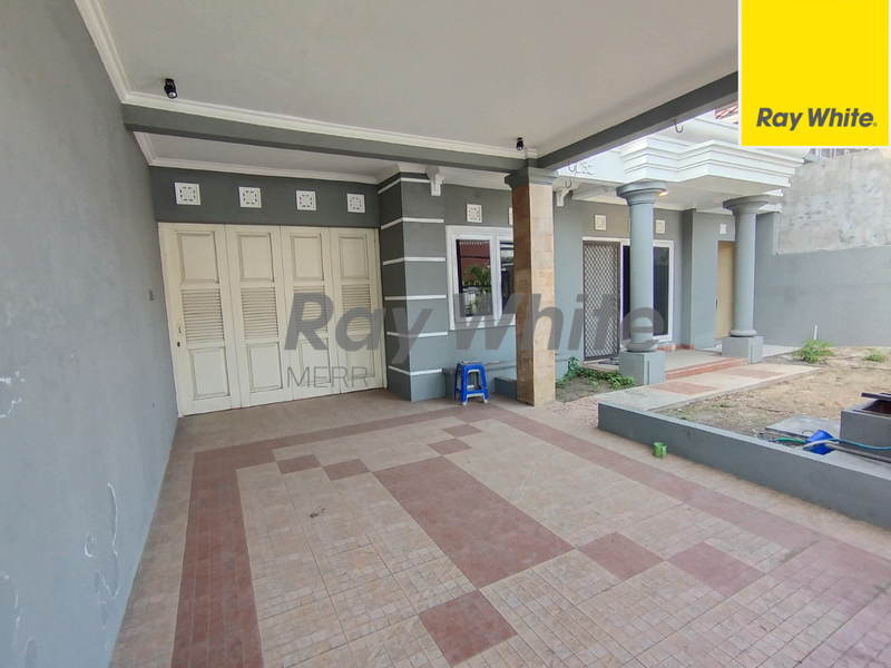 RUMAH LANGKA SIAP HUNI BARU RENOV - TURUN HARGA...  DI PERUM ELIT DELTA SARI
