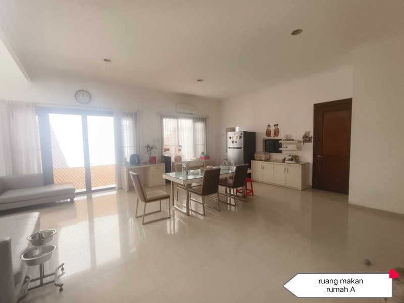 5 Milyar-an Rumah Regency 21 Blok H - Surabaya Timur - Garasi Carport 4 Mobil Luas Dekat Araya 1 Galaxy Bumi Permai, Galaxy Mall, ITS, Hokky MERR, Manyar Kertoadi, Raya Kertajaya Indah