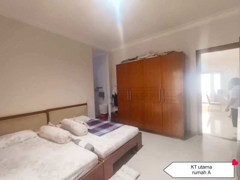 5 Milyar-an Rumah Regency 21 Blok H - Surabaya Timur - Garasi Carport 4 Mobil Luas Dekat Araya 1 Galaxy Bumi Permai, Galaxy Mall, ITS, Hokky MERR, Manyar Kertoadi, Raya Kertajaya Indah