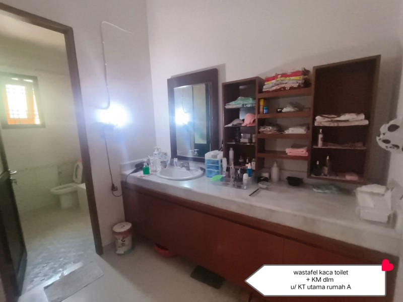 5 Milyar-an Rumah Regency 21 Blok H - Surabaya Timur - Garasi Carport 4 Mobil Luas Dekat Araya 1 Galaxy Bumi Permai, Galaxy Mall, ITS, Hokky MERR, Manyar Kertoadi, Raya Kertajaya Indah