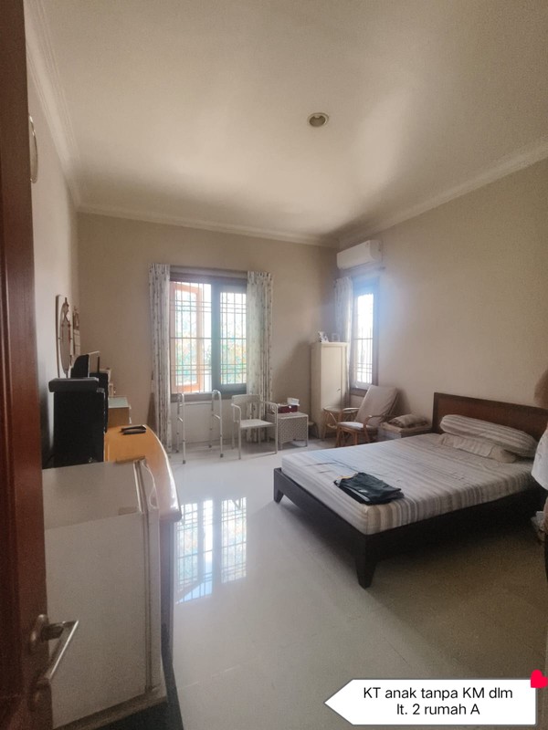 5 Milyar-an Rumah Regency 21 Blok H - Surabaya Timur - Garasi Carport 4 Mobil Luas Dekat Araya 1 Galaxy Bumi Permai, Galaxy Mall, ITS, Hokky MERR, Manyar Kertoadi, Raya Kertajaya Indah