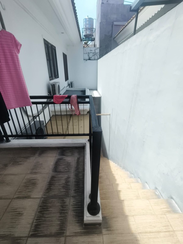 5 Milyar-an Rumah Regency 21 Blok H - Surabaya Timur - Garasi Carport 4 Mobil Luas Dekat Araya 1 Galaxy Bumi Permai, Galaxy Mall, Its, Hokky Merr, Manyar Kertoadi, Raya Kertajaya Indah