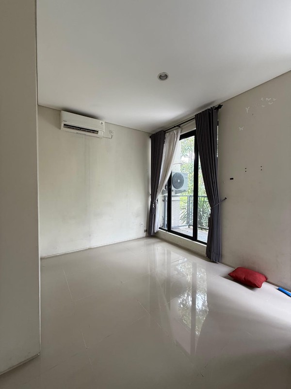 Sewa Rumah Siap Huni Citraland Northwest Lake Cluster Paling Depan