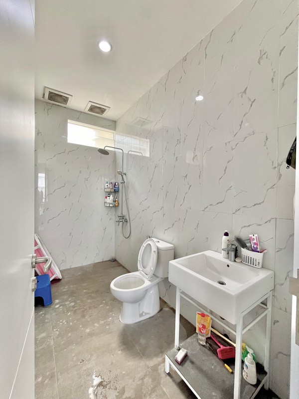 Jual rumah siap huni Citraland Green lake 