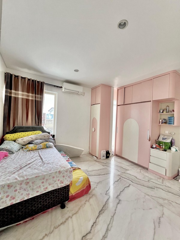 Jual rumah siap huni Citraland Green lake 