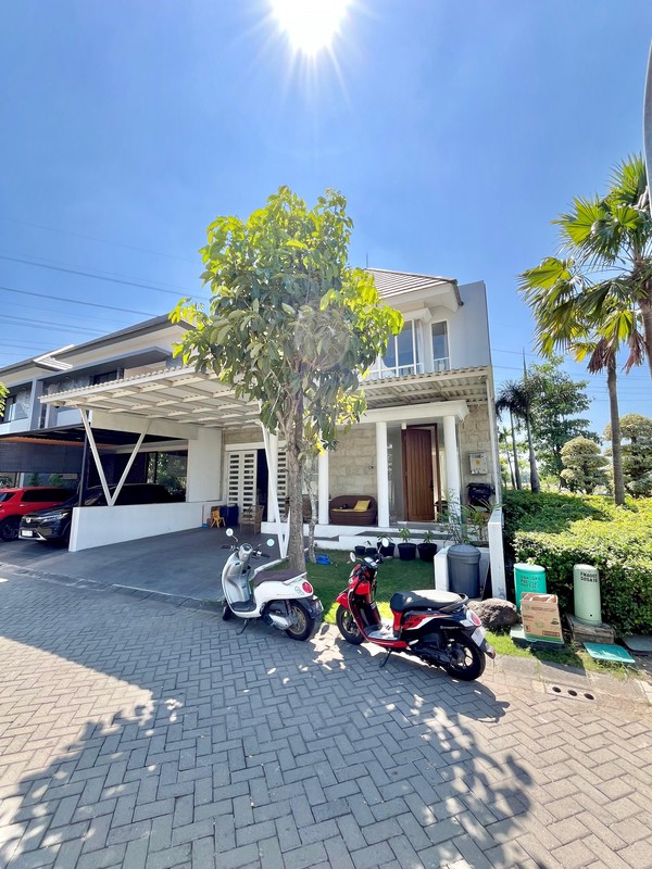 Jual rumah siap huni Citraland Green lake 