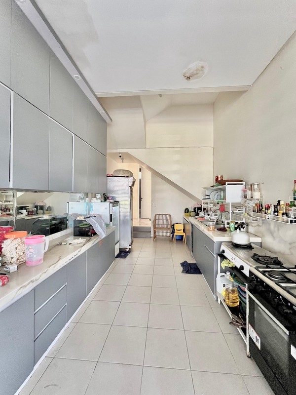 Jual rumah siap huni Citraland Green lake 