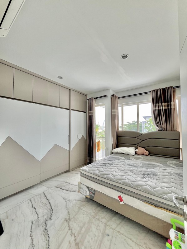 Jual rumah siap huni Citraland Green lake 