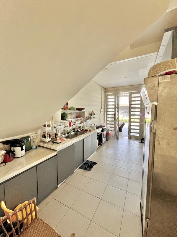 Jual rumah siap huni Citraland Green lake 