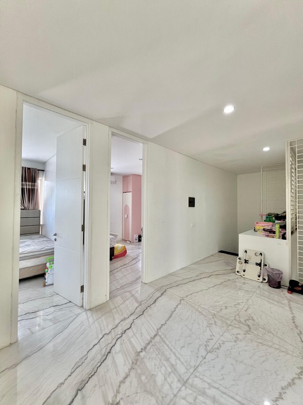 Jual rumah siap huni Citraland Green lake 