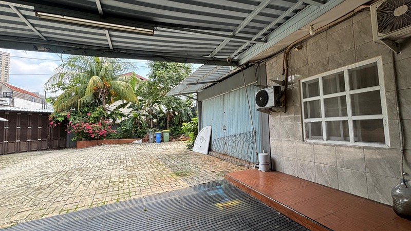 Rumah Pondok Indah Di Lahan 1570 m2, Dekat Mal PIM 3, Dan Dijual 35% Dibawah NJOP