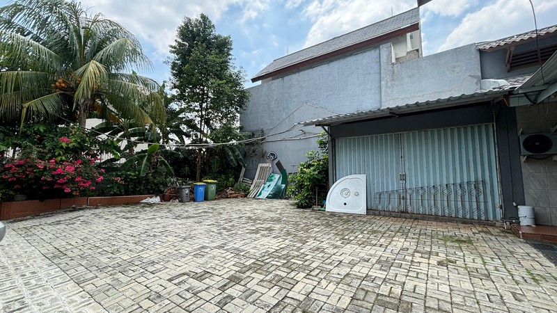 Rumah Pondok Indah Di Lahan 1570 m2, Dekat Mal PIM 3, Dan Dijual 35% Dibawah NJOP