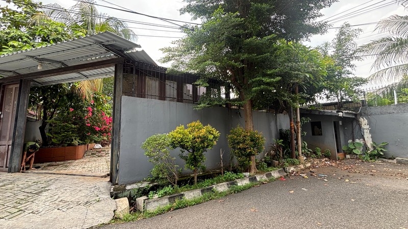 Rumah Pondok Indah Di Lahan 1570 m2, Dekat Mal PIM 3, Dan Dijual 35% Dibawah NJOP