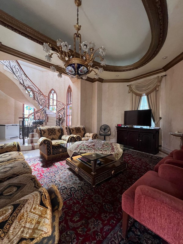 Rumah Mewah Strategis di Cinere - Ada Kolam Renang